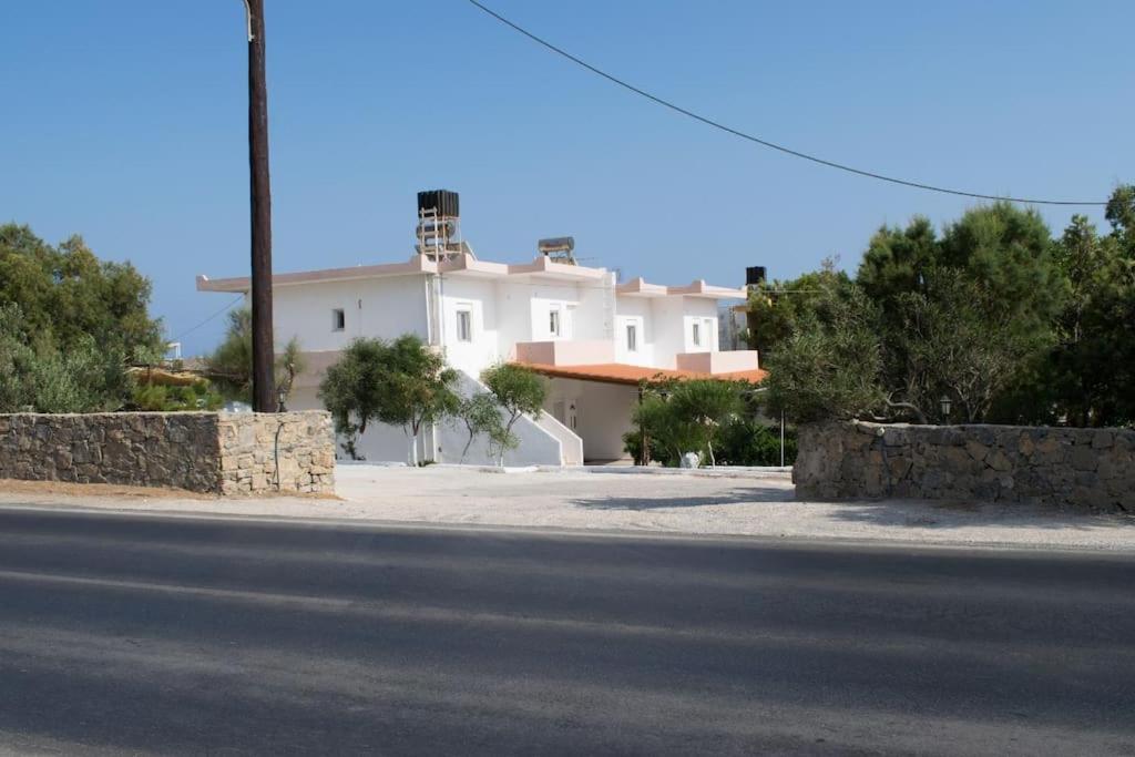 Lazaros & Pagona Houses 2 Ierápetra Екстериор снимка